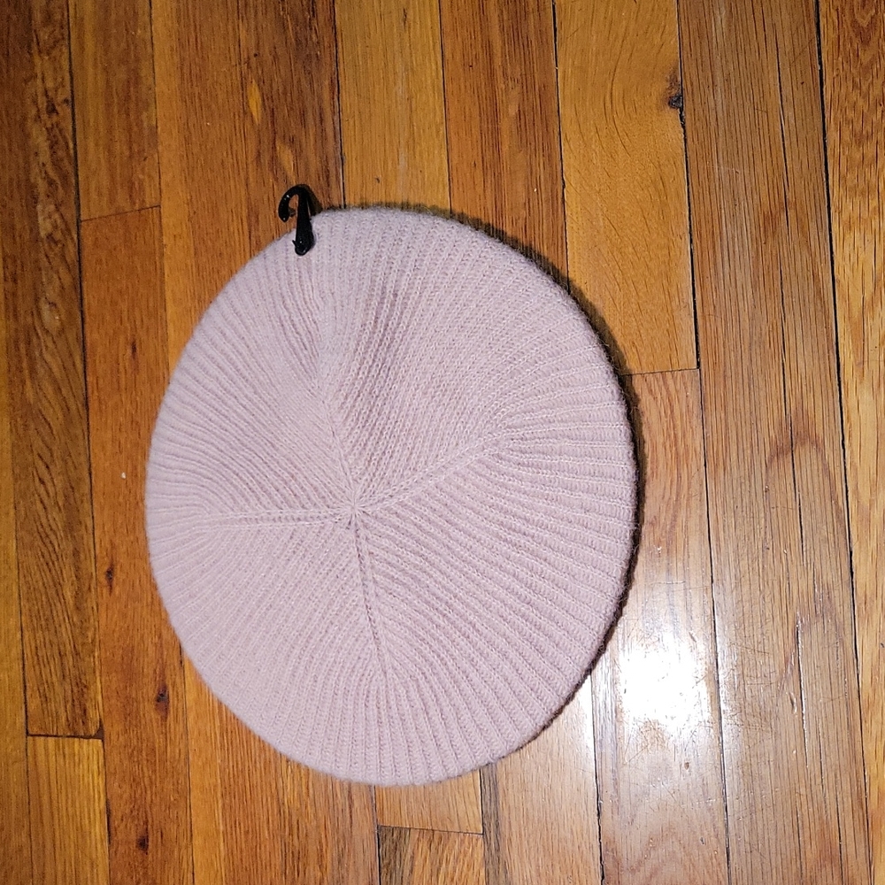 Express Cozy Ribbed Beret - Picture 2 of 6